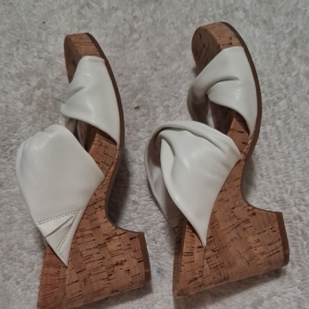 AEROSOLES Women's Cream Slide Sandals - Picture 3 of 7